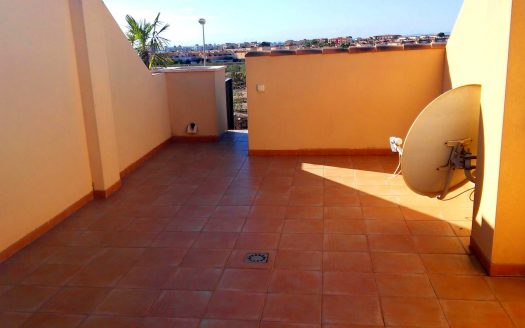 Duplex of about 90 m2 with garden, terrace and backyard.