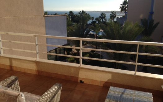 Apartment next to the sea