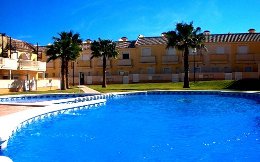 Duplex of about 90 m2 with garden, terrace and backyard.