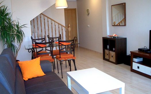 Duplex of about 90 m2 with garden, terrace and backyard.